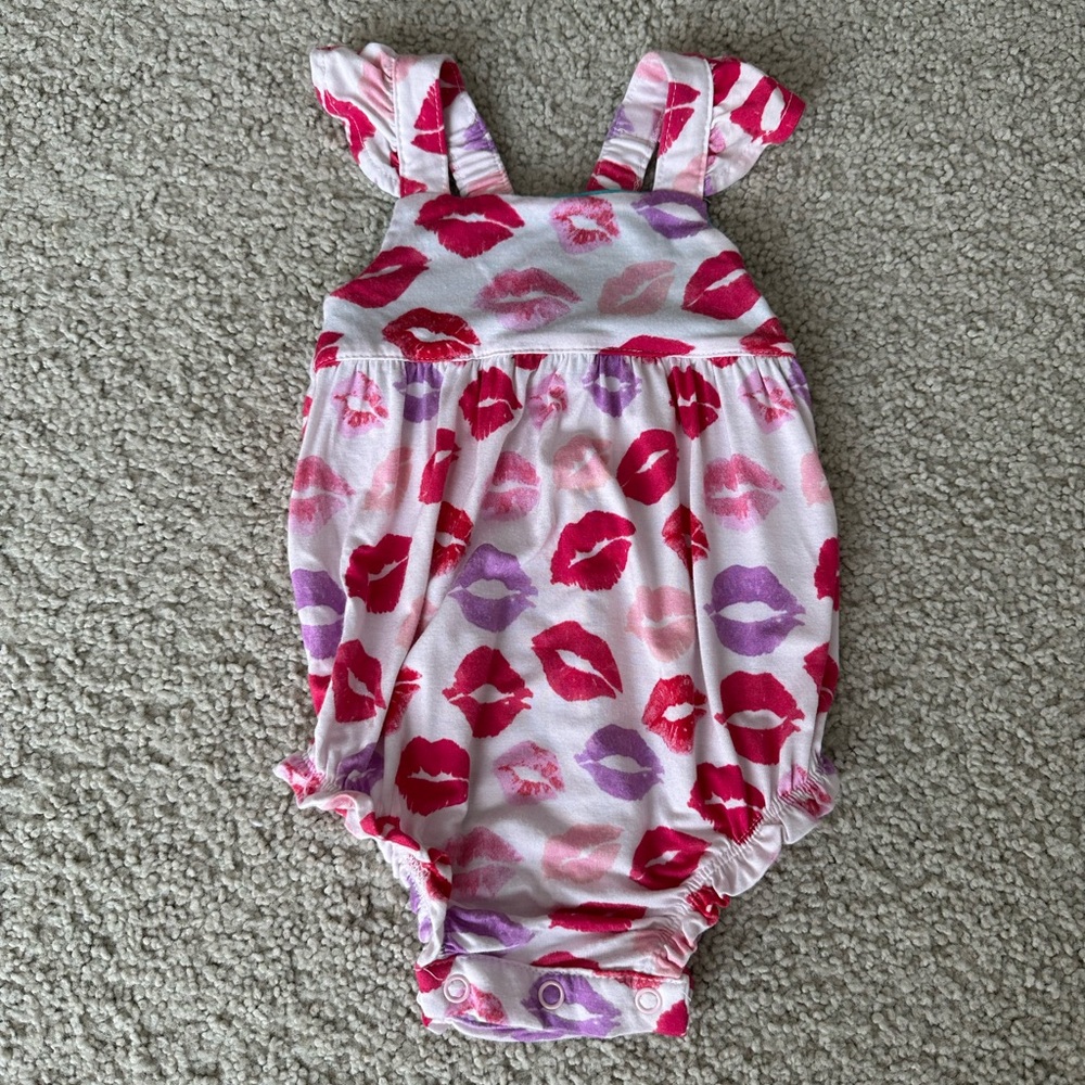 Posh Peanut Lola Ruffled Cap Sleeve Bubble Romper (3-6m)